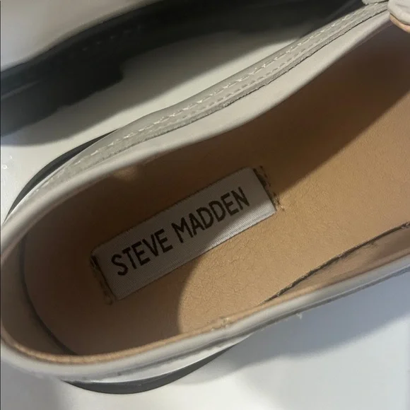Steve Madden big girls beige  Loafers with sparkle accent - Picture 6 of 6
